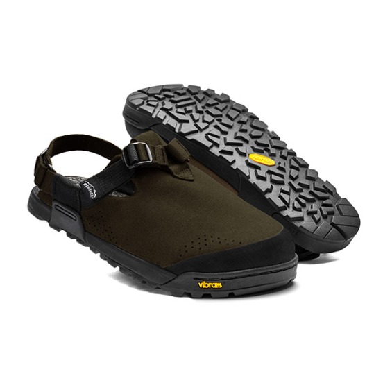 베드락 마운틴 클록 - Pinecone / Obsidian Black